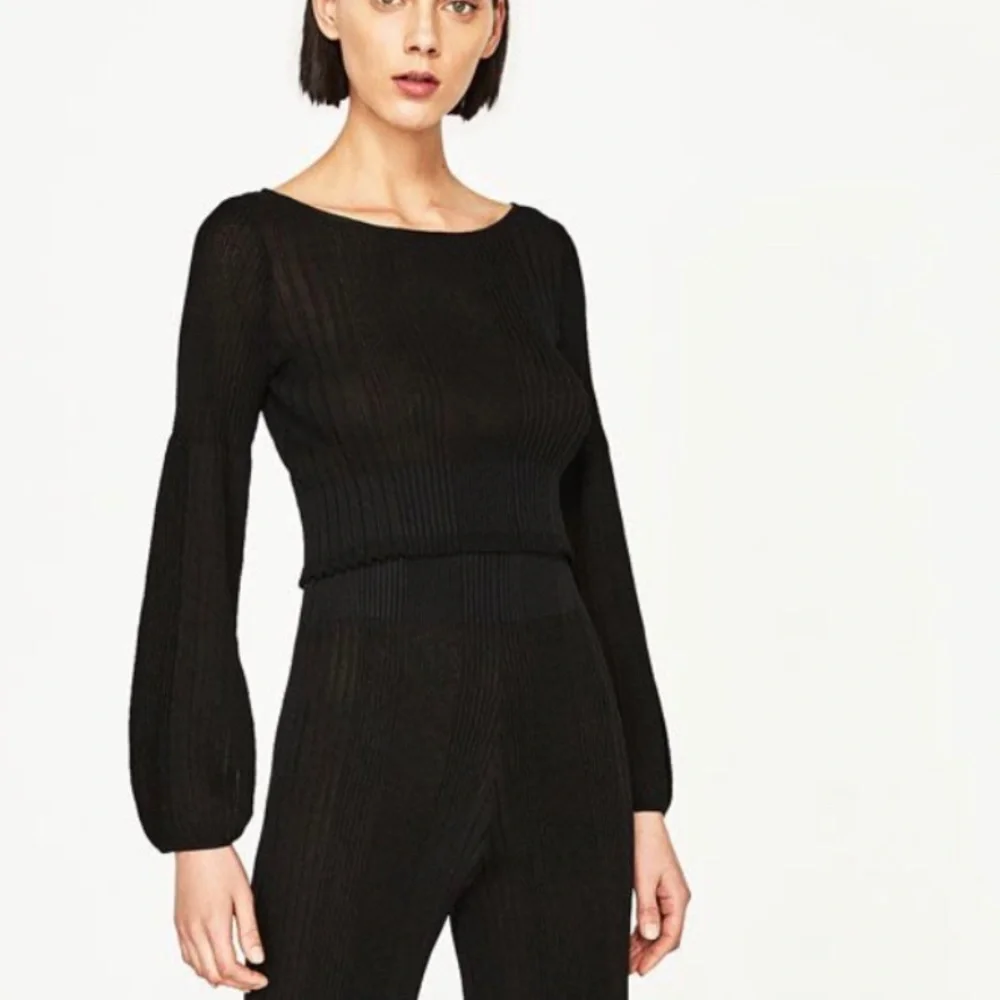 Zara Black Ribbed Knit Balloon-Sleeve Crop Top